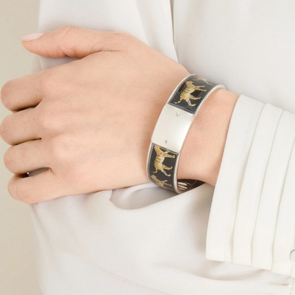 🐅HP🐅 LAST 1! Chico's Tiger Print Cuff Bracelet - Picture 2 of 9